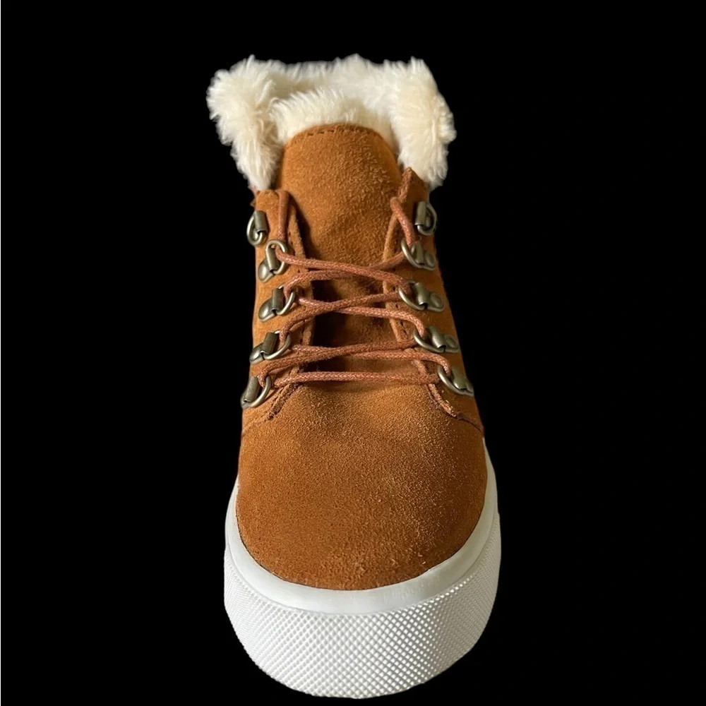 Minnetonka x Lottie Moss Shearling High Top Boots Brown | Size 6 NWT